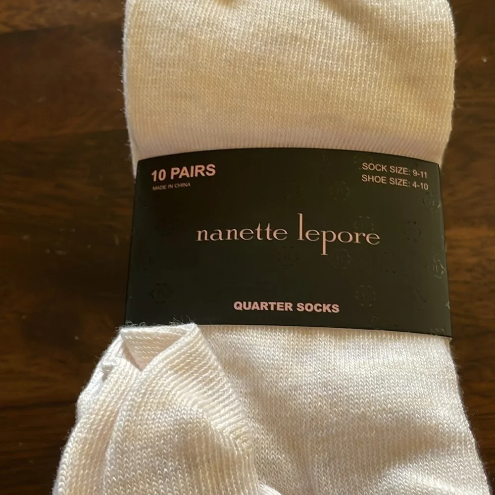 - - Woman’s Nanette lepore docks